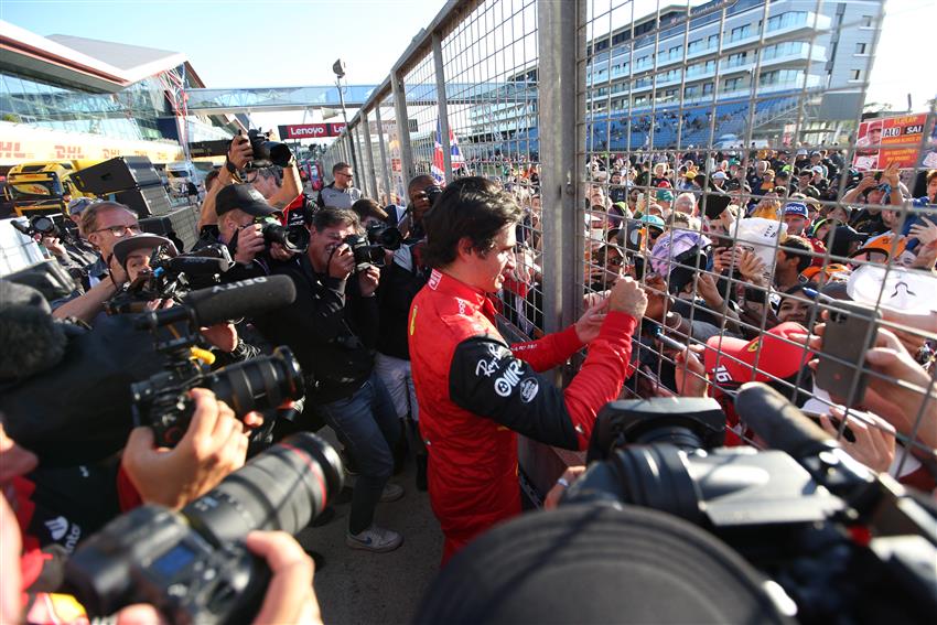 F1 driver and fans